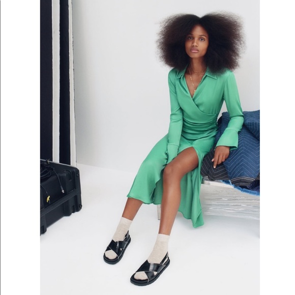 LAST ONE!!⚡️NWT Zara Satin Effect Midi Skirt - Picture 4 of 11